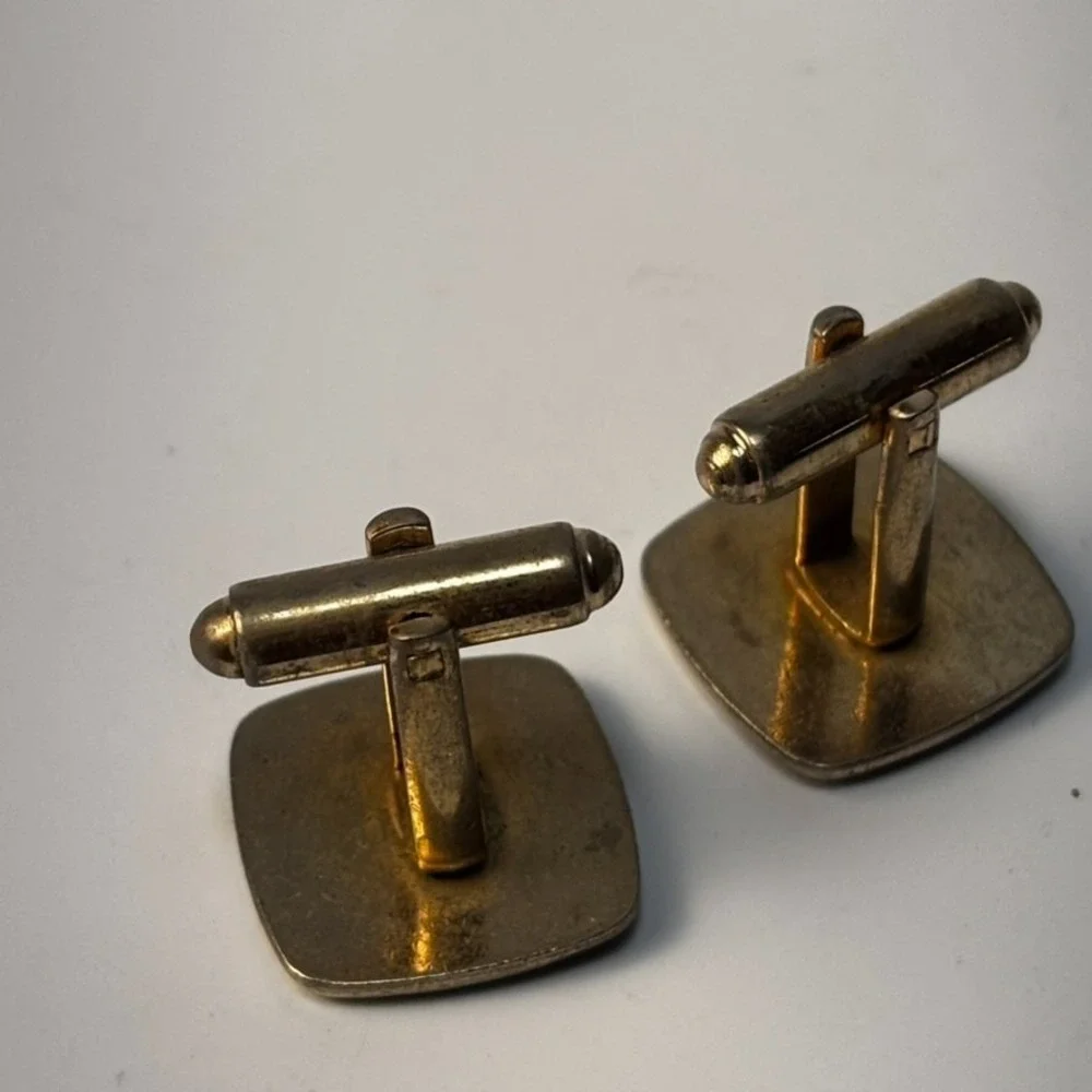 Vintage Cuff Links Gold Tone L Insignia Monogram‎